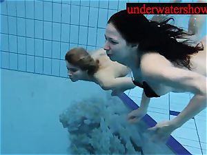 Andrea and Monica underwater chicks