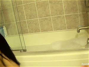 Romi Rain's bathtime fun home video
